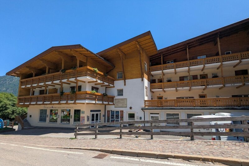 PEZZEI GIULIA - APPARTAMENTI LELLA